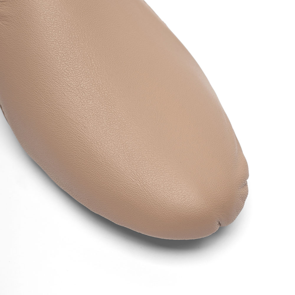Jazzschuhe aus Leder und Stretcheinsatz mit geteilter Gummisohle JZE45 Jazzschuhe aus Leder mit Stretcheinsatz und geteilter Gummisohle caramel