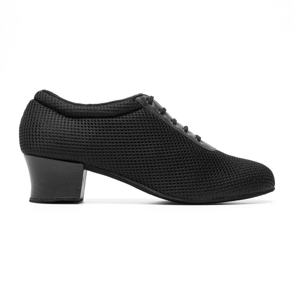 Schwarzer Damen Trainerschuh zum Schnüren mit 4,0cm hohem Absatz