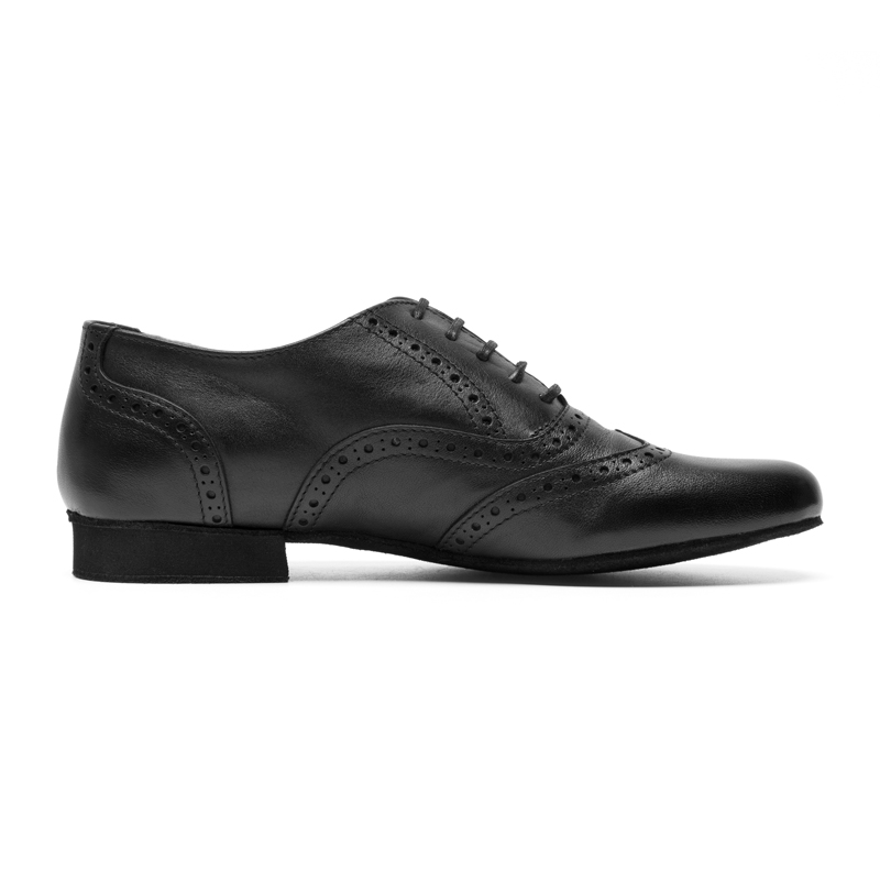 Schwarzer Damen Tanzschuh besticht durch feines Lochmuster-Design mit Chromledersohle.