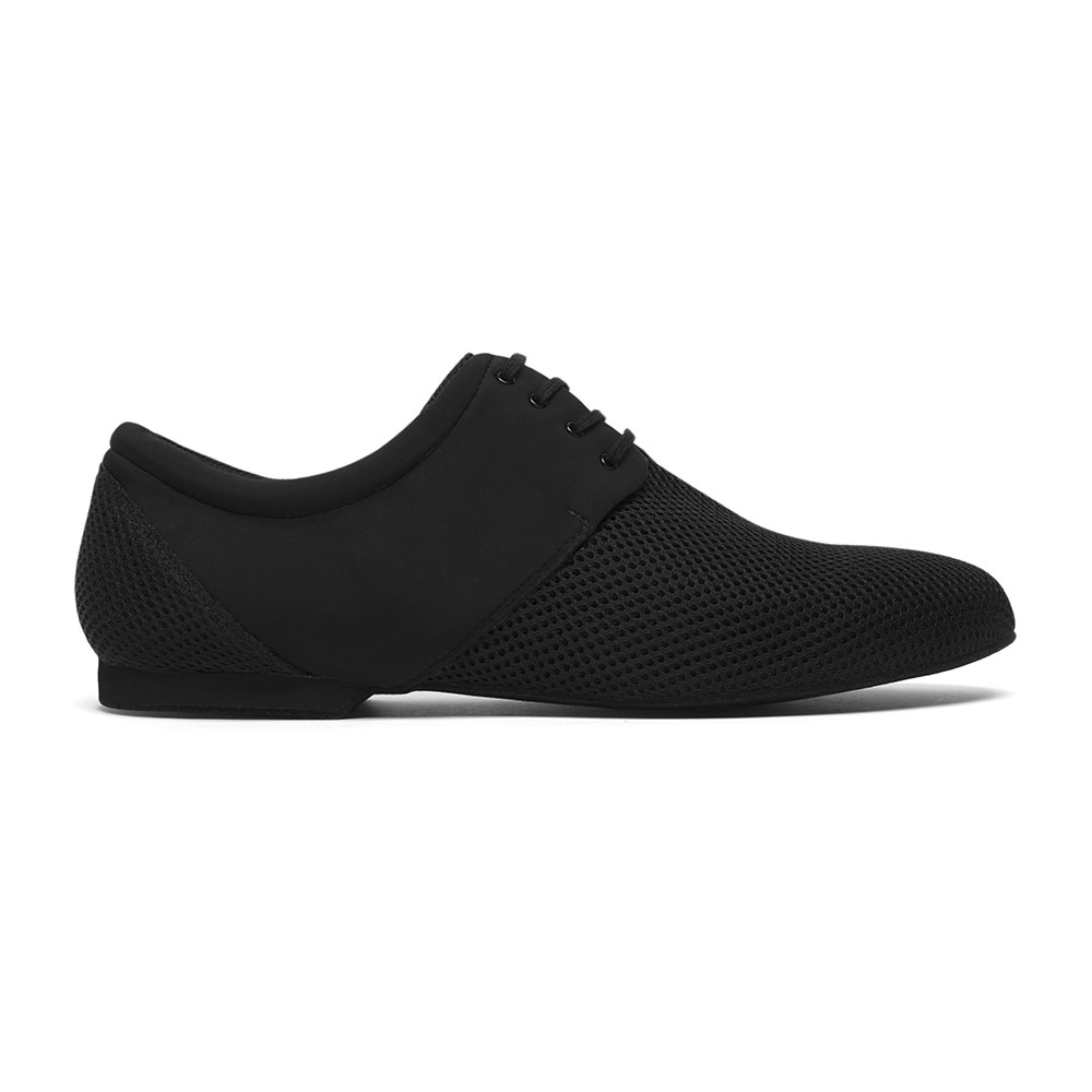 Herren Trainerschuh aus Mesh und Leinen 9013 Dieser atmungsaktive in Italien hergestellte Herren Trainerschuh aus angenehm weichem Material sitzt dank seines leichten Gewichts und des dezenten 1-cm-Absatzes besonders komfortabel am Fuß.